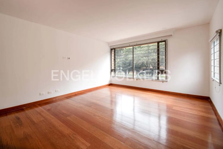 Apartamento de 3 alcobas en venta en Santa Barbara Occidental, Bogotá, 230 m² · foto 11 de 20