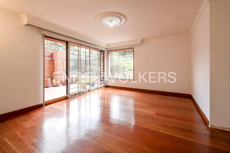 Apartamento de 3 alcobas en venta en Santa Barbara Occidental, Bogotá, 230 m² · foto 6 de 20
