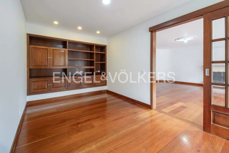 Apartamento de 3 alcobas en venta en Santa Barbara Occidental, Bogotá, 230 m² · foto 5 de 20