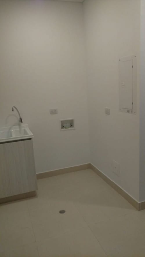 Apartamento de 2 alcobas en venta en Cedritos, Bogotá, 66 m² · foto 4 de 13