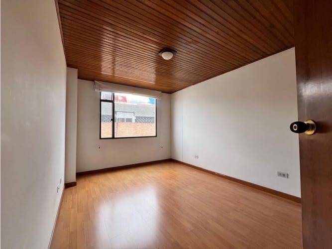 Apartaestudio en venta en Chapinero Central, Bogotá, 36 m² · foto 2 de 10