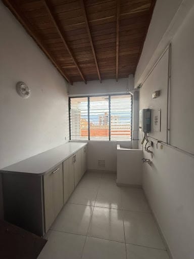 Apartamento de 3 alcobas en arriendo en Villa Flora, Medellín, 82 m² · foto 3 de 13