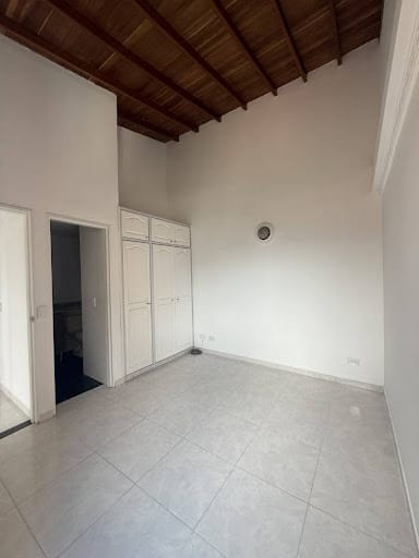 Apartamento de 3 alcobas en arriendo en Villa Flora, Medellín, 82 m² · foto 4 de 13