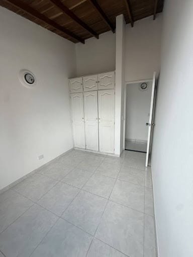 Apartamento de 3 alcobas en arriendo en Villa Flora, Medellín, 82 m² · foto 9 de 13