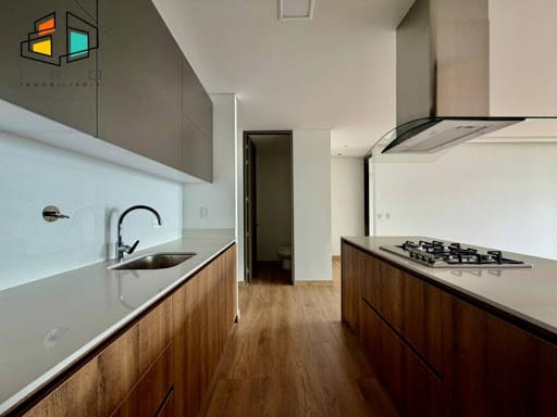 Apartamento de 2 alcobas en arriendo en El Tesoro, Medellín, 143 m² · foto 11 de 24
