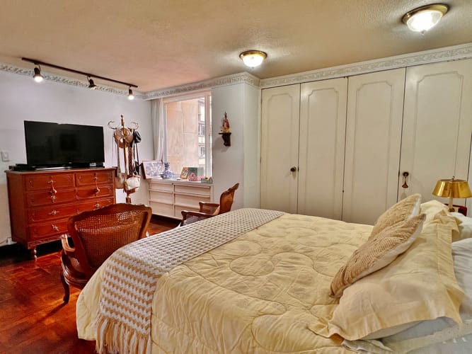 Apartamento de 3 alcobas en venta en Centro Internacional, Bogotá, 238 m² · foto 17 de 24