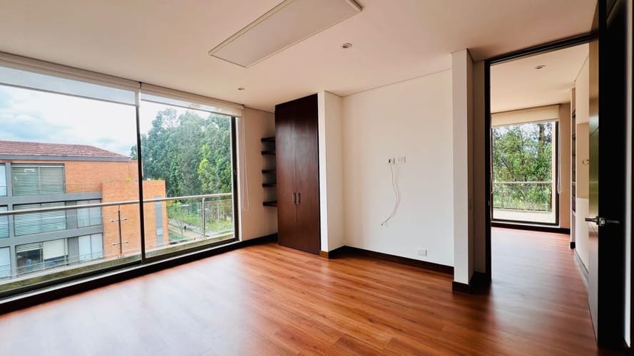 Apartamento de 3 alcobas en arriendo en Casa Blanca, Bogotá, 229 m² · foto 4 de 24