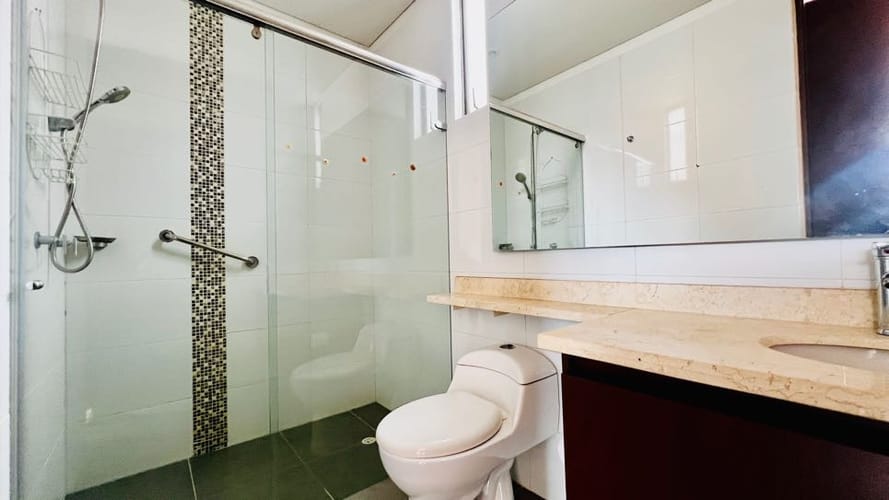 Apartamento de 3 alcobas en arriendo en Casa Blanca, Bogotá, 229 m² · foto 18 de 24