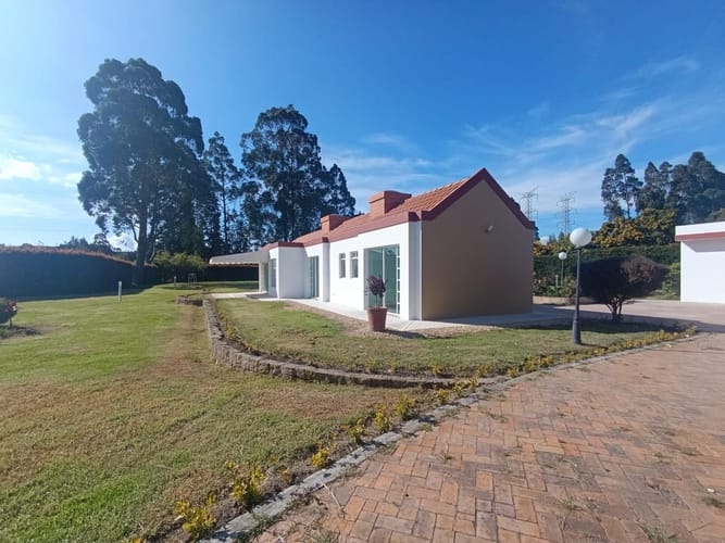 Casa de 5 alcobas en venta en San Jose, Mosquera, 330 m² · foto 2 de 24