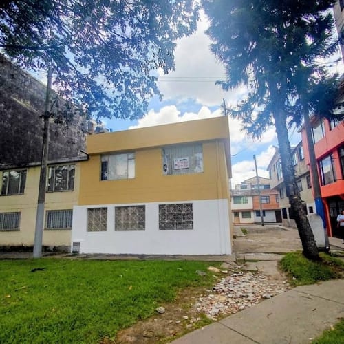 Casa de 6 alcobas en venta en Florida Blanca, Bogotá, 180 m² · foto 2 de 22