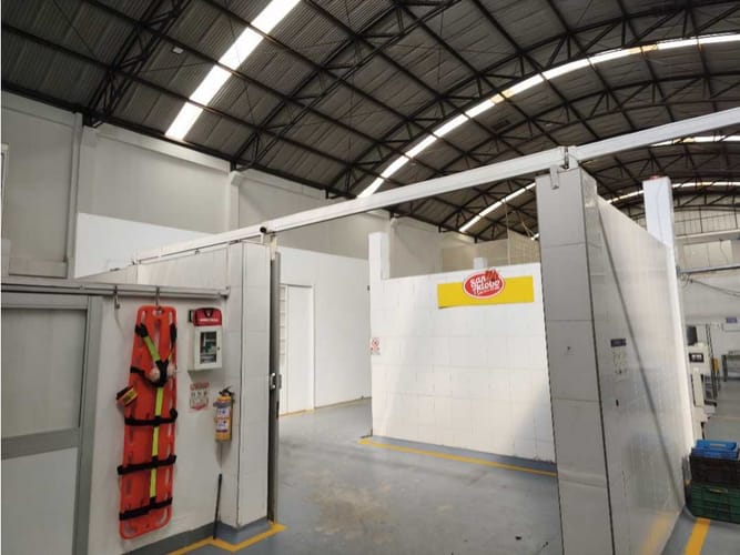 Bodega en venta en Cr Quintas De Serrezuela, Mosquera, 1165 m² · foto 14 de 22