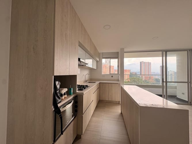 Apartamento de 3 alcobas en arriendo en Mayorca, Sabaneta, 78 m² · foto 3 de 14