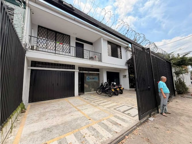 Casa de 4 alcobas en venta en San Vicente, Cali, 315 m² · foto 4 de 24