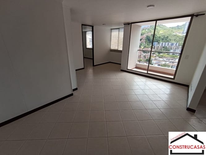 Apartamento de 2 alcobas en venta en Calasanz, Medellín, 60 m² · foto 2 de 24
