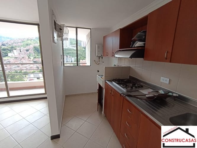 Apartamento de 2 alcobas en venta en Calasanz, Medellín, 60 m² · foto 3 de 24