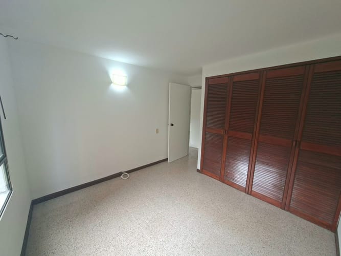 Apartamento de 3 alcobas en arriendo en Patio Bonito, Medellín, 109 m² · foto 5 de 15