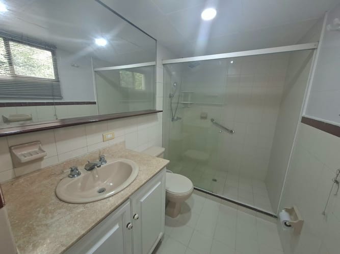Apartamento de 3 alcobas en arriendo en Patio Bonito, Medellín, 109 m² · foto 9 de 15