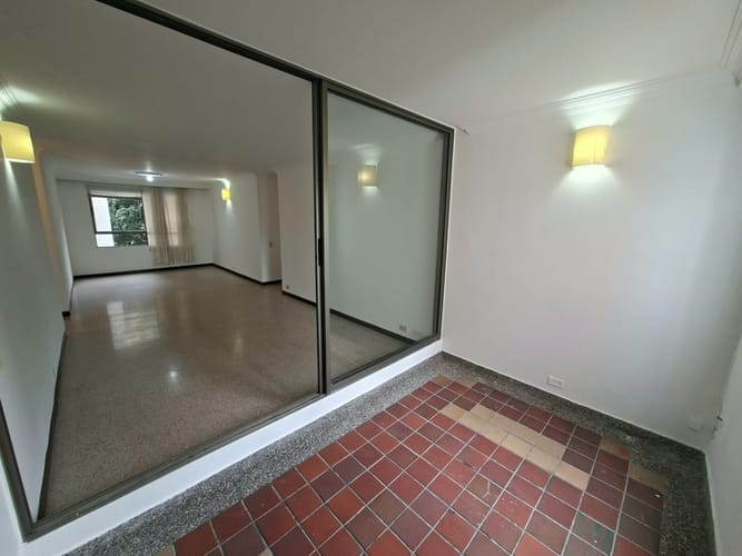 Apartamento de 3 alcobas en arriendo en Patio Bonito, Medellín, 109 m² · foto 13 de 15