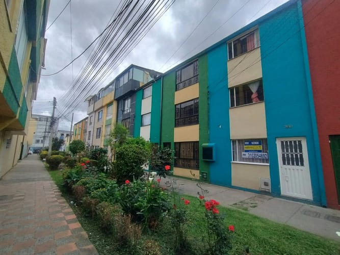 Casa de 4 alcobas en venta en Villas De Granada, Bogotá, 96 m² · foto 4 de 24