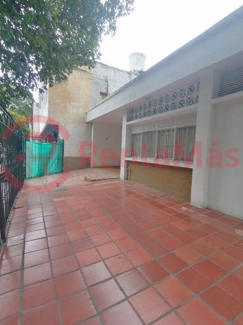 Casa de 5 alcobas en venta en Libertadores, Cúcuta, 204 m² · foto 2 de 10