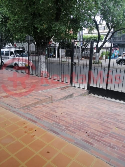 Casa de 5 alcobas en venta en Libertadores, Cúcuta, 204 m² · foto 3 de 10