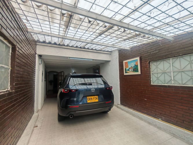Casa de 5 alcobas en venta en La Asuncion, Bogotá, 165 m² · foto 2 de 24