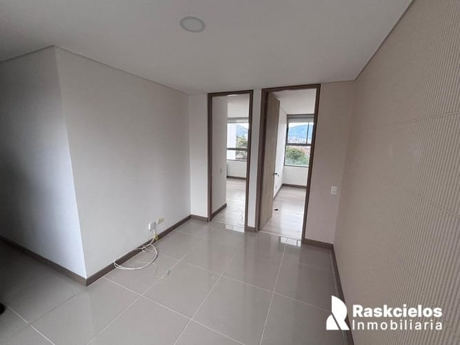 Apartamento de 3 alcobas en arriendo en Loma Del Esmeraldal, Envigado, 112 m² · foto 5 de 11