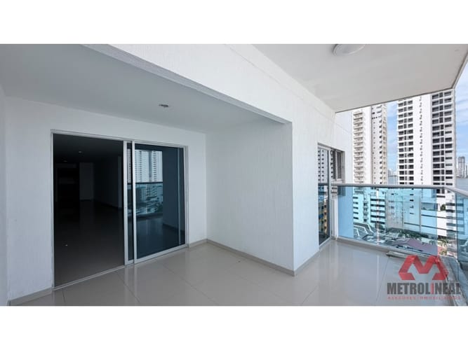 Apartamento de 3 alcobas en arriendo en Manga, Cartagena, 136 m² · foto 8 de 19