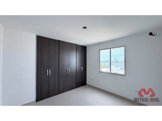 Apartamento de 3 alcobas en arriendo en Manga, Cartagena, 136 m² · foto 17 de 19