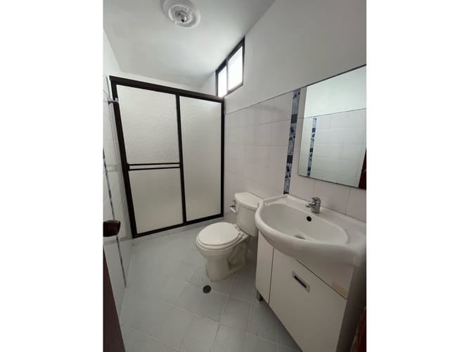 Casa de 3 alcobas en arriendo en Los Naranjos, Envigado, 110 m² · foto 9 de 14