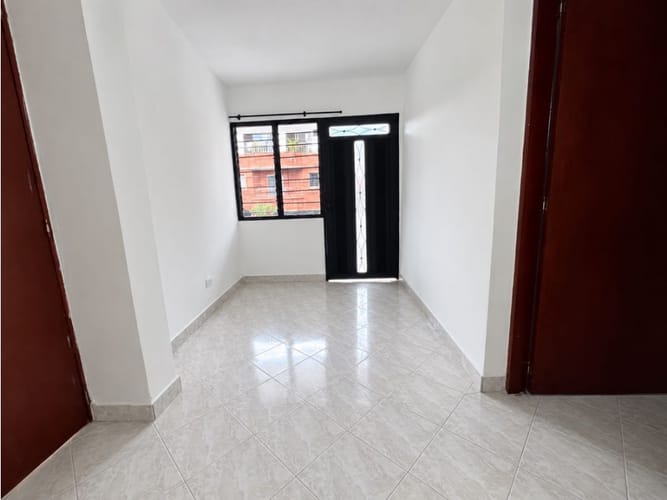 Casa de 3 alcobas en arriendo en Los Naranjos, Envigado, 110 m² · foto 11 de 14