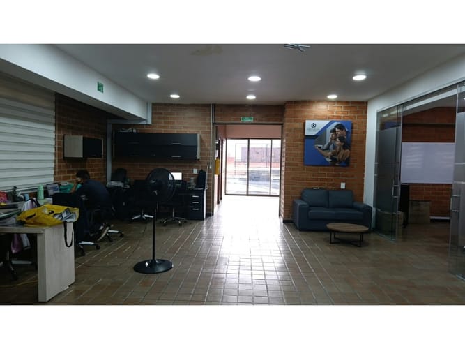 Oficina en arriendo en Conquistadores, Medellín, 94 m² · foto 4 de 8