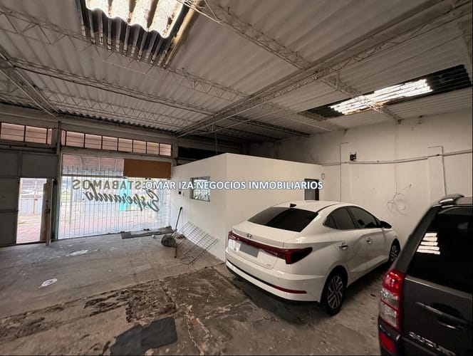 ALQUILER LOCAL COMERCIAL SOBRE AV ITALIA, EXPLANADA AL FRENTE, REJA PERIMETRAL, OFICINA, VESTUARIOS, · Foto 4