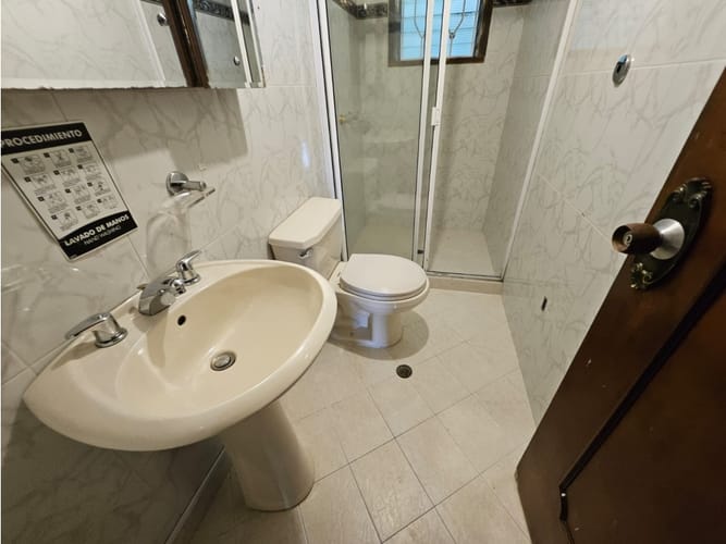 Casa de 6 alcobas en venta en Las Lomas, Medellín, 395 m² · foto 6 de 24