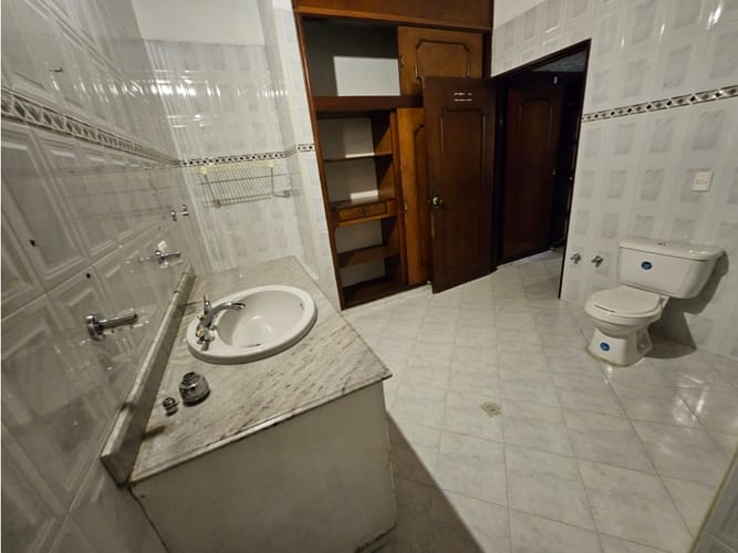 Casa de 6 alcobas en venta en Las Lomas, Medellín, 395 m² · foto 7 de 24
