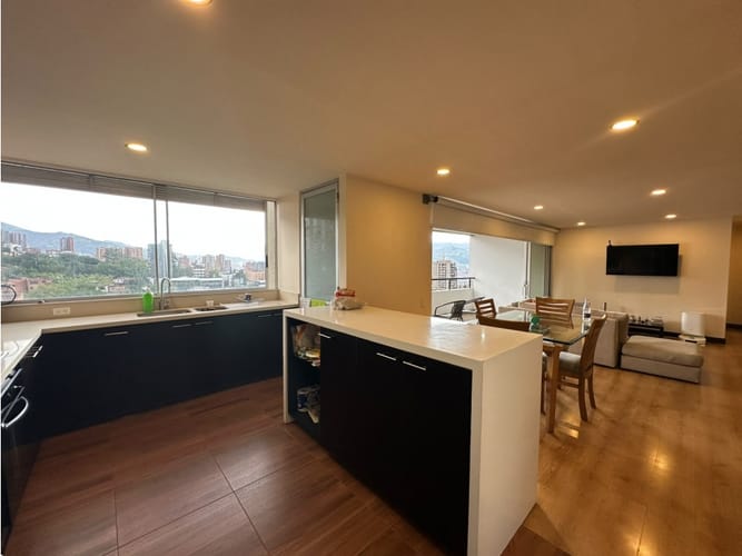 Apartamento de 2 alcobas en venta en La Florida, Medellín, 130 m² · foto 3 de 14
