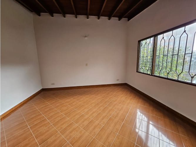 Casa de 6 alcobas en venta en Las Lomas, Medellín, 395 m² · foto 13 de 24