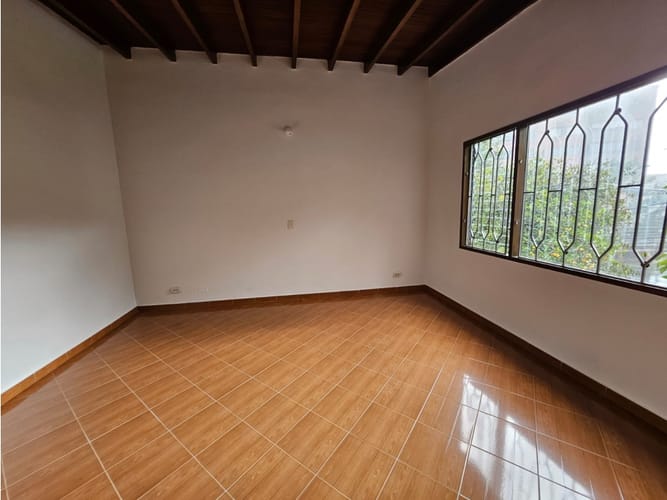 Casa de 6 alcobas en venta en Las Lomas, Medellín, 395 m² · foto 14 de 24