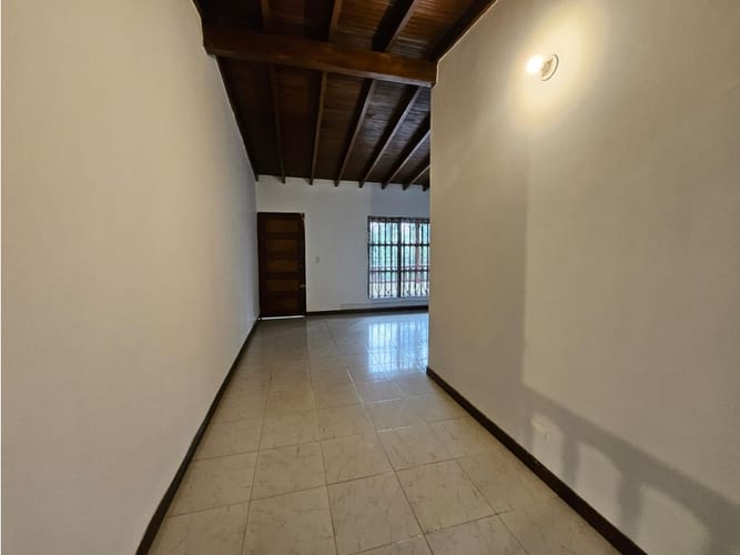 Casa de 6 alcobas en venta en Las Lomas, Medellín, 395 m² · foto 16 de 24