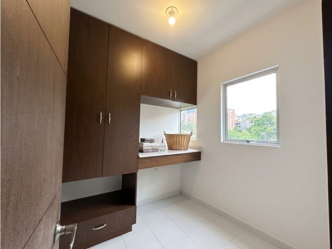 Apartamento de 2 alcobas en venta en La Florida, Medellín, 130 m² · foto 13 de 14