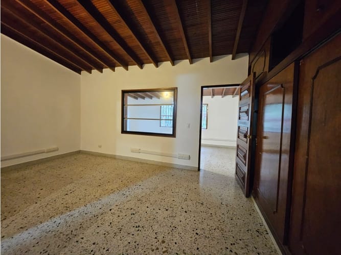 Casa de 6 alcobas en venta en Las Lomas, Medellín, 395 m² · foto 21 de 24