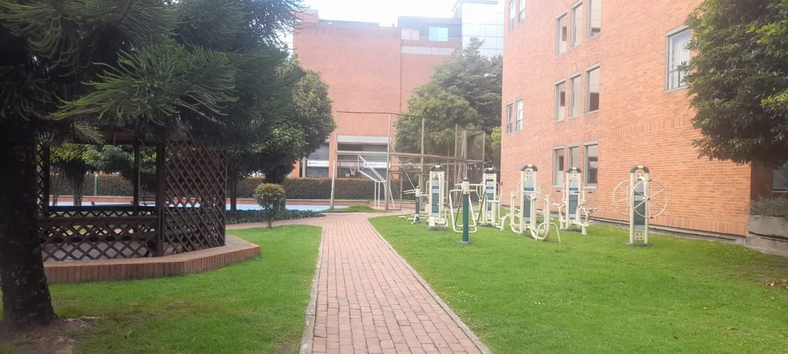 Apartamento de 3 alcobas en arriendo en La Castellana, Bogotá, 89 m² · foto 3 de 21