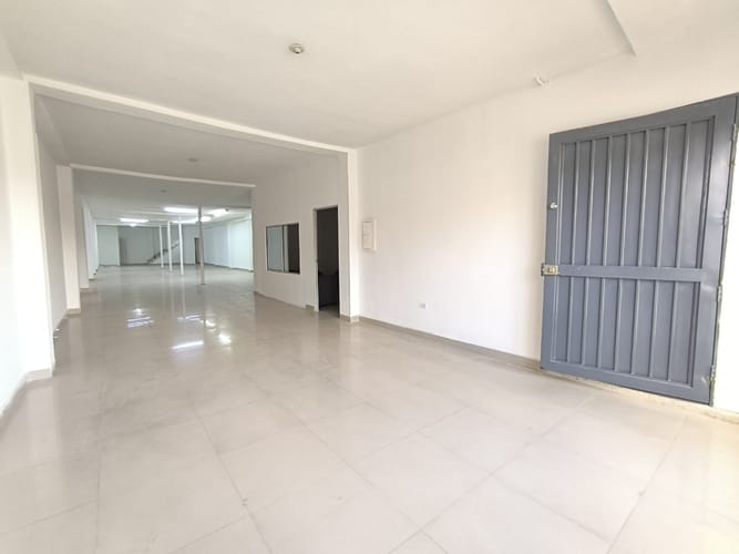 Bodega en arriendo en Villa Colombia, Cali, 245 m² · foto 3 de 10