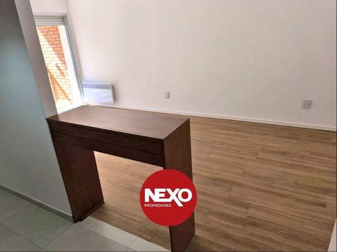 Av. Sarmiento pasos 21 de Setiembre y ORT. 2 y 2 baños, suite, terraza balcón orientada al norte con · Foto 7
