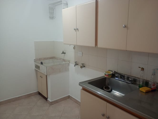 Apartamento de 2 alcobas en venta en Laureles, Medellín, 60 m² · foto 2 de 19