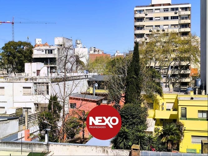 Av. Sarmiento pasos 21 de Setiembre y ORT. 2 y 2 baños, suite, terraza balcón orientada al norte con · Foto 8