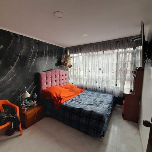 Casa de 6 alcobas en venta en Villa Ines, Bogotá, 288 m² · foto 13 de 19