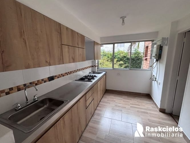Apartamento de 3 alcobas en arriendo en El Poblado, Envigado, 102 m² · foto 4 de 15