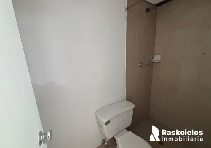 Apartamento de 3 alcobas en arriendo en El Poblado, Envigado, 102 m² · foto 8 de 15