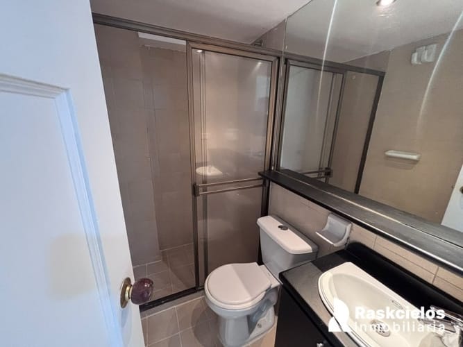 Apartamento de 3 alcobas en arriendo en El Poblado, Envigado, 102 m² · foto 14 de 15